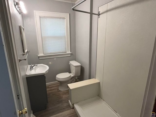1307 SW Hampton ST, Topeka, KS 66604