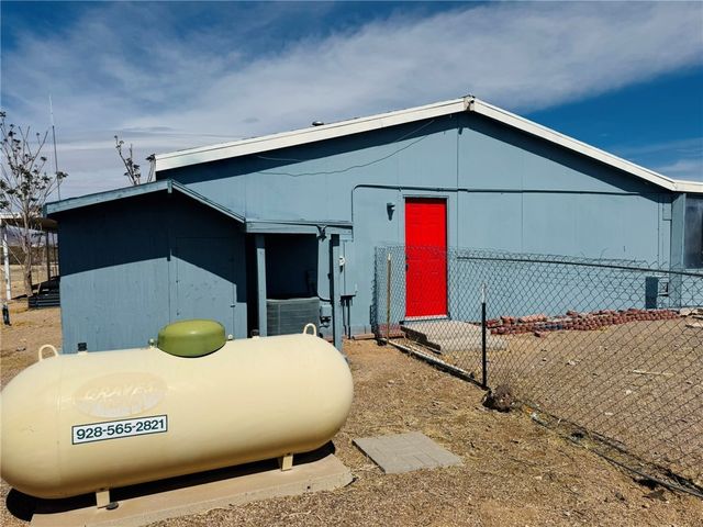 4021 N Dome Road, Golden Valley, AZ 86413