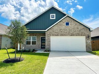805 Apple Blossom Drive, La Marque, TX 77568