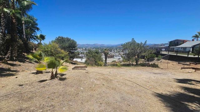 1235 El Mio Drive, El Cajon, CA 92020