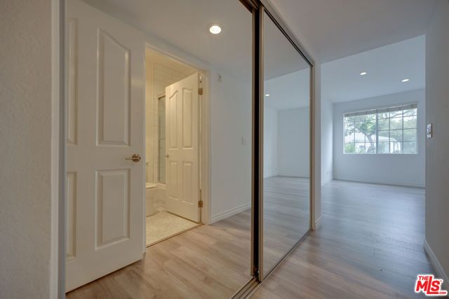 9800 Vidor Drive 101, Los Angeles, CA 90035