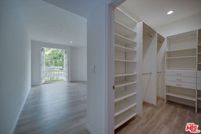 9800 Vidor Drive 101, Los Angeles, CA 90035