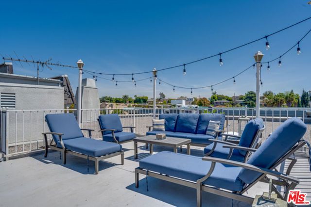 9800 Vidor Drive 101, Los Angeles, CA 90035