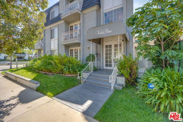 9800 Vidor Drive 101, Los Angeles, CA 90035