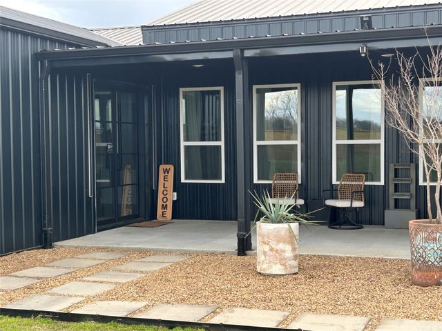 1841 Rs County Road 1402, Point, TX 75472
