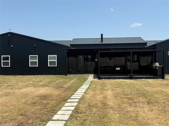 1841 Rs County Road 1402, Point, TX 75472