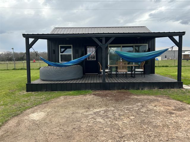 1841 Rs County Road 1402, Point, TX 75472