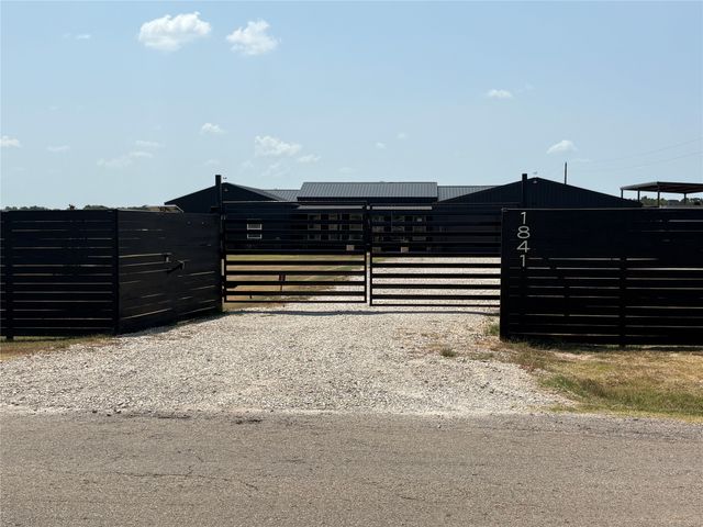 1841 Rs County Road 1402, Point, TX 75472