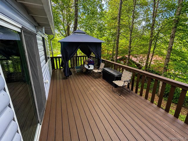63 E Kenoza Place, Smallwood, NY 12778