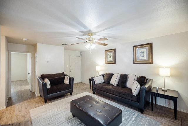 10401 Lamar Boulevard N R204, Austin, TX 78753