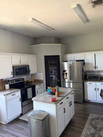 8169 Royal Terrace Lane, Fort Worth, TX 76120