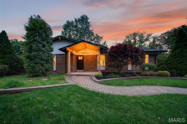 1115 Grand Prix Drive, St Charles, MO 63303