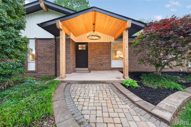 1115 Grand Prix Drive, St Charles, MO 63303