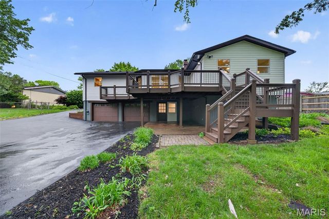 1115 Grand Prix Drive, St Charles, MO 63303