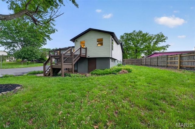 1115 Grand Prix Drive, St Charles, MO 63303