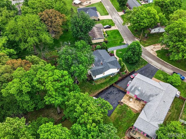 1115 Grand Prix Drive, St Charles, MO 63303