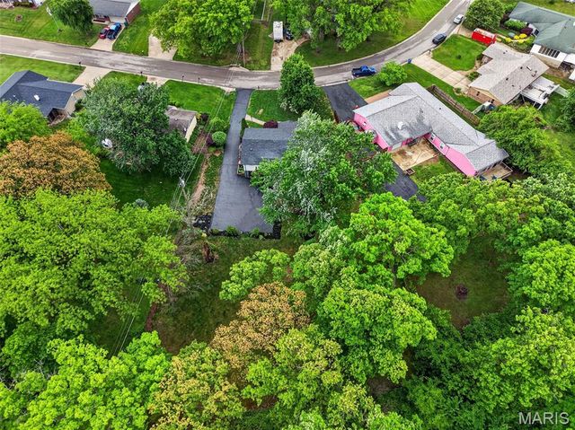 1115 Grand Prix Drive, St Charles, MO 63303