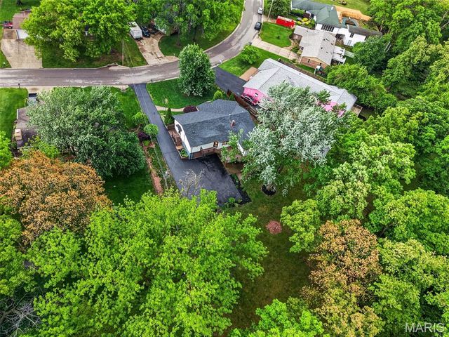1115 Grand Prix Drive, St Charles, MO 63303