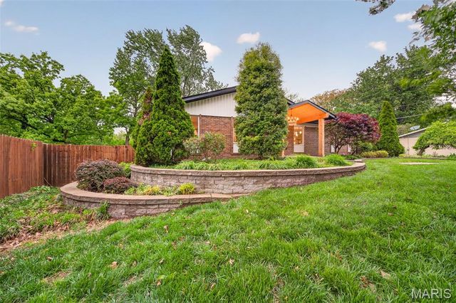 1115 Grand Prix Drive, St Charles, MO 63303