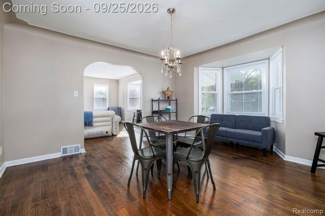 8537 Superior Avenue, Center Line, MI 48015