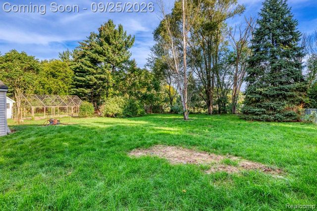 8537 Superior Avenue, Center Line, MI 48015
