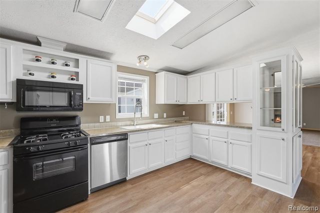 11348 Stoneridge Circle, South Lyon, MI 48178