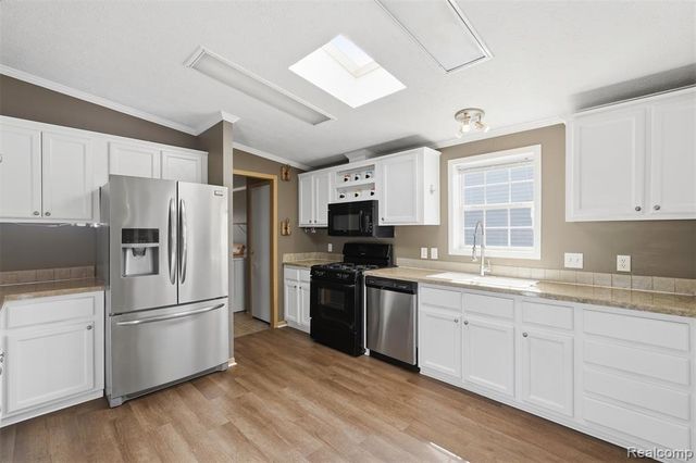 11348 Stoneridge Circle, South Lyon, MI 48178
