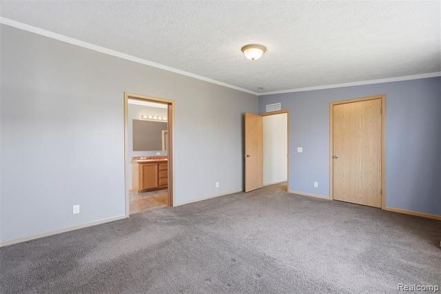 11348 Stoneridge Circle, South Lyon, MI 48178