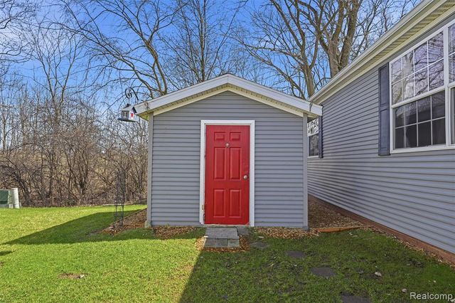 11348 Stoneridge Circle, South Lyon, MI 48178