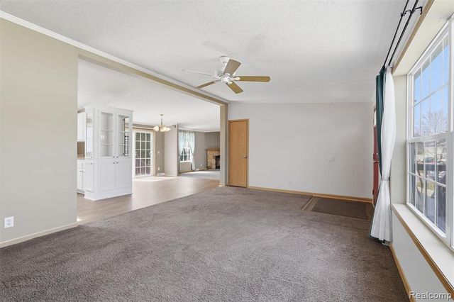 11348 Stoneridge Circle, South Lyon, MI 48178