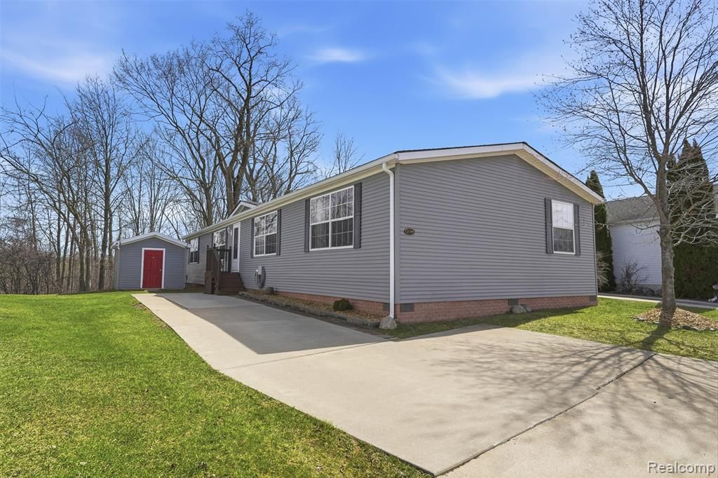 11348 Stoneridge Circle, South Lyon, MI 48178