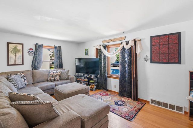 1342 GARLAND STREET, Green Bay, WI 54301
