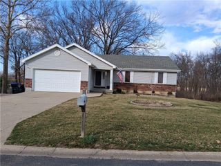 1475 Grandview Drive, Warrensburg, MO 64093