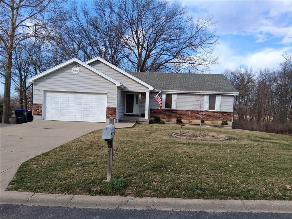 1475 Grandview Drive, Warrensburg, MO 64093