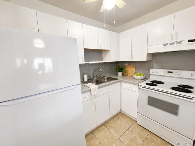 274 Hooker Avenue L2, Poughkeepsie, NY 12603