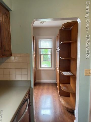 734 N North Waverly Street, Dearborn, MI 48128