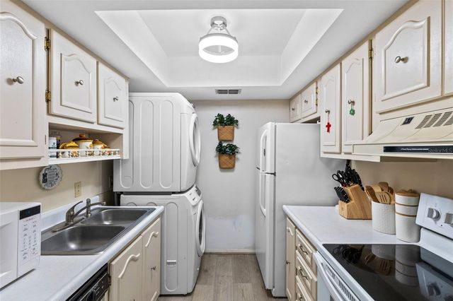 700 E AIRPORT BOULEVARD E7, Sanford, FL 32773