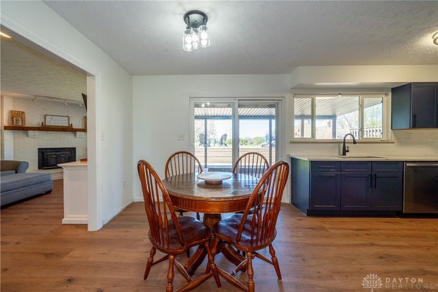 9853 Clearcreek Franklin Road, Franklin Twp, OH 45342