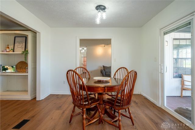 9853 Clearcreek Franklin Road, Franklin Twp, OH 45342