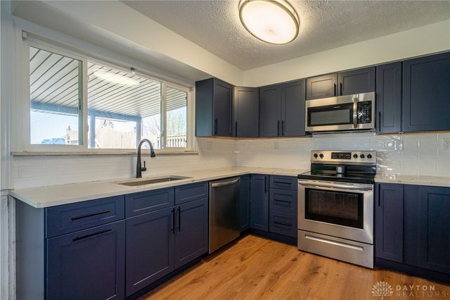 9853 Clearcreek Franklin Road, Franklin Twp, OH 45342