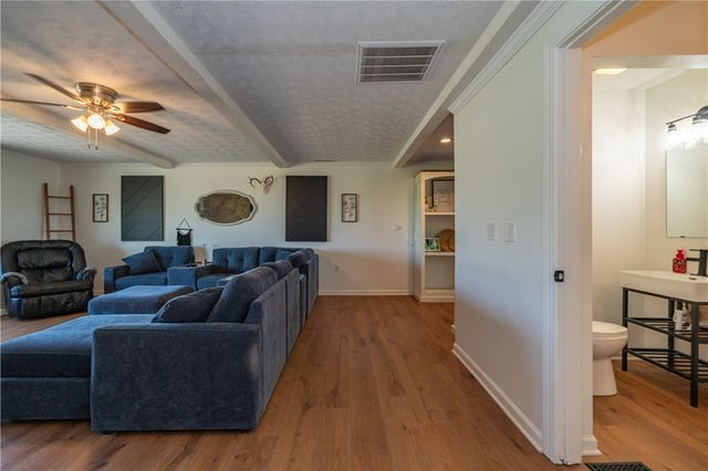 9853 Clearcreek Franklin Road, Franklin Twp, OH 45342