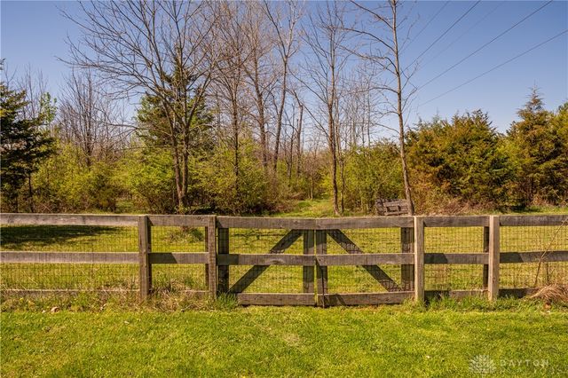 9853 Clearcreek Franklin Road, Franklin Twp, OH 45342