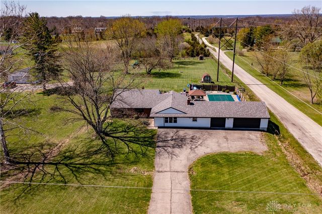 9853 Clearcreek Franklin Road, Franklin Twp, OH 45342