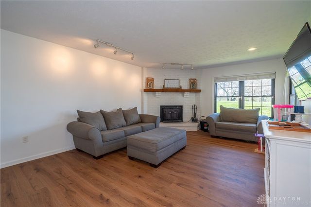 9853 Clearcreek Franklin Road, Franklin Twp, OH 45342