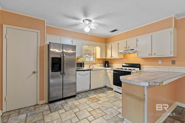 1701 Phillips Lane, Mobile, AL 36618