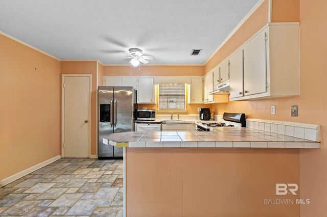 1701 Phillips Lane, Mobile, AL 36618