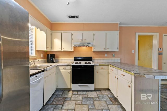 1701 Phillips Lane, Mobile, AL 36618