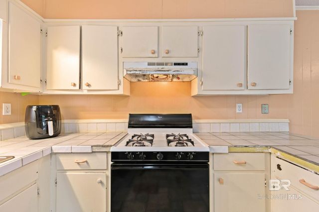 1701 Phillips Lane, Mobile, AL 36618