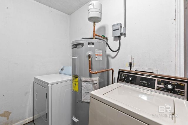 1701 Phillips Lane, Mobile, AL 36618