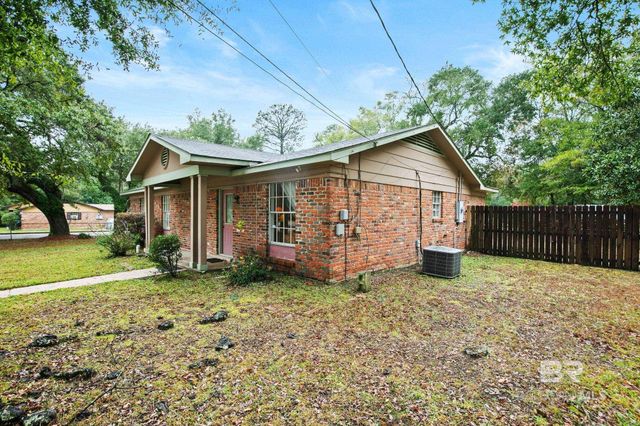 1701 Phillips Lane, Mobile, AL 36618